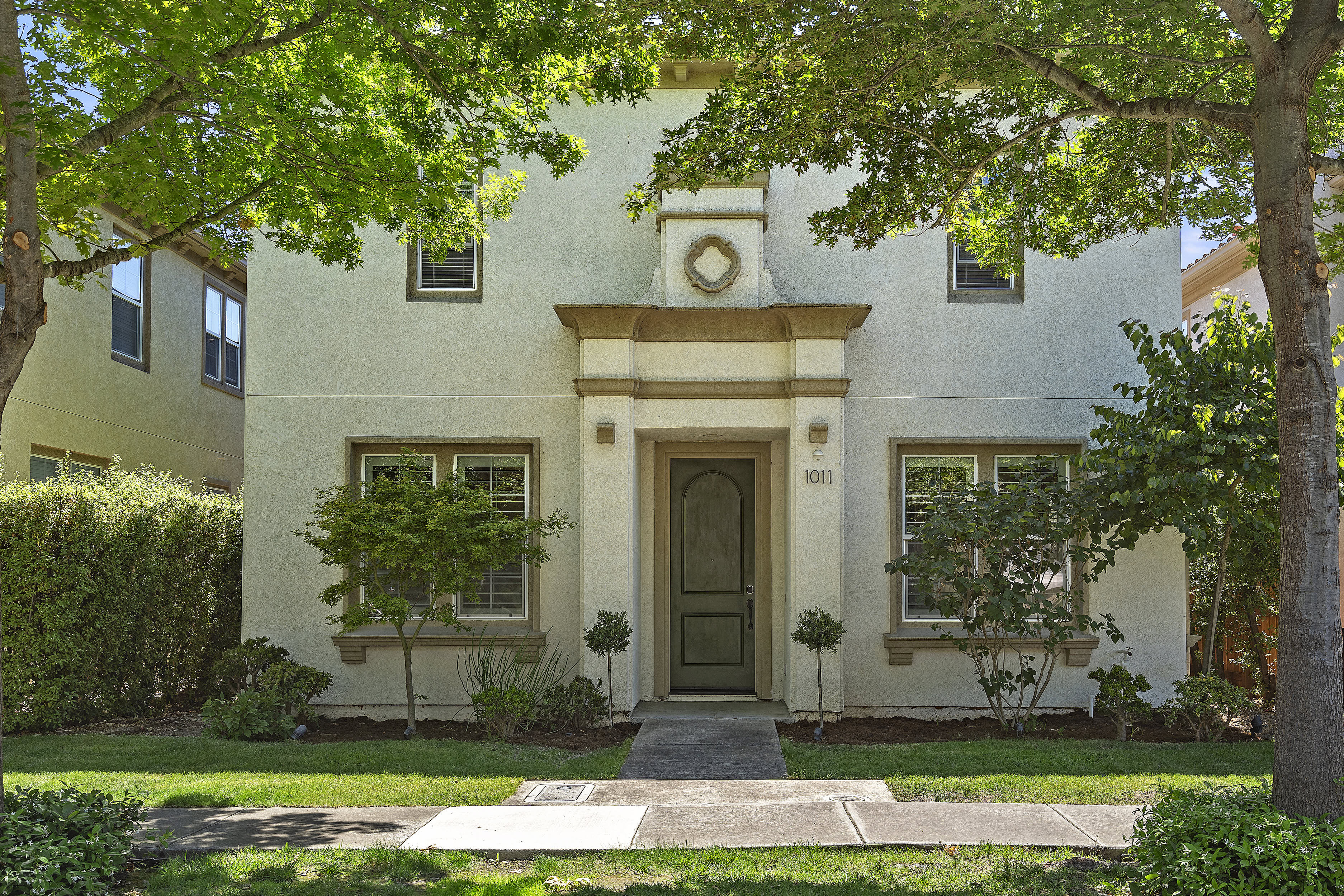 Exterior of 1011 Madrone Avenue